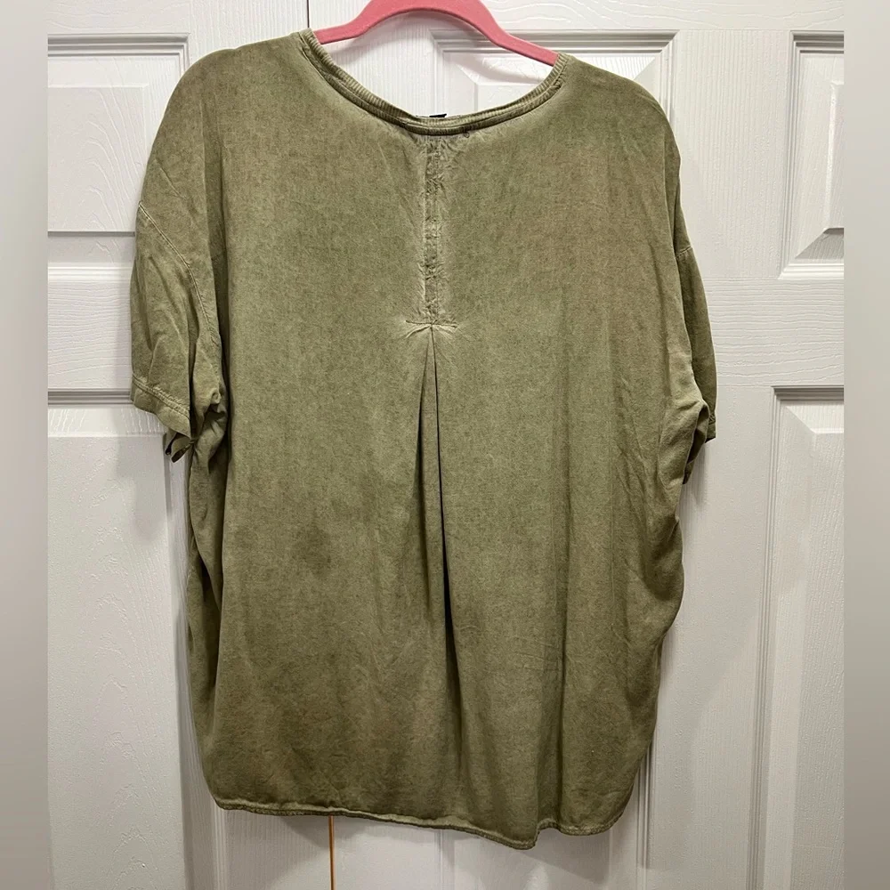 High-Low Distressed Tee - Picture 2 of 2